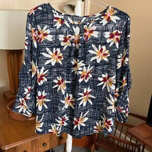 Women’s Sz. XL Van Heusen Pull-Over ¾” Bell Sleeve Multi-Color Print Top